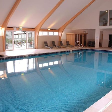 Skylark Sleeps 8 Private Hot Tub & Dogs Welcome Nr Padstow, Resort Pool Bar & Watersports St Columb Major Exterior photo